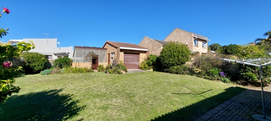 2 Bedroom Property for Sale in Wavecrest Eastern Cape